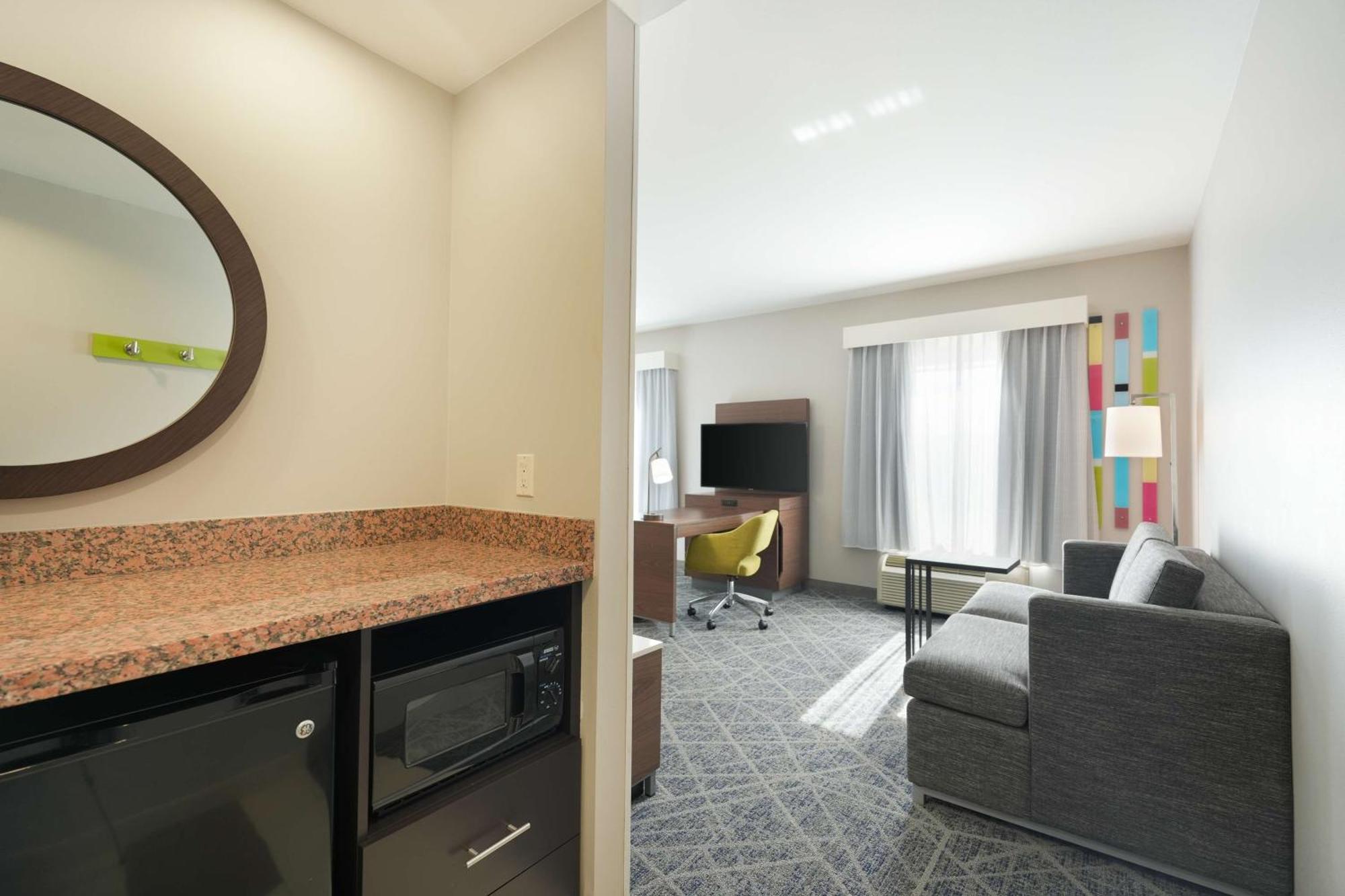 Hampton Inn And Suites Tulsa Central Exterior photo